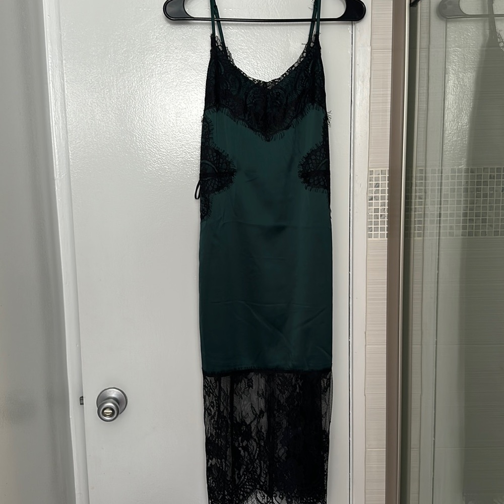✨LULUS DARK GREEN SATIN MACE MIDI SLIP DRESS✨